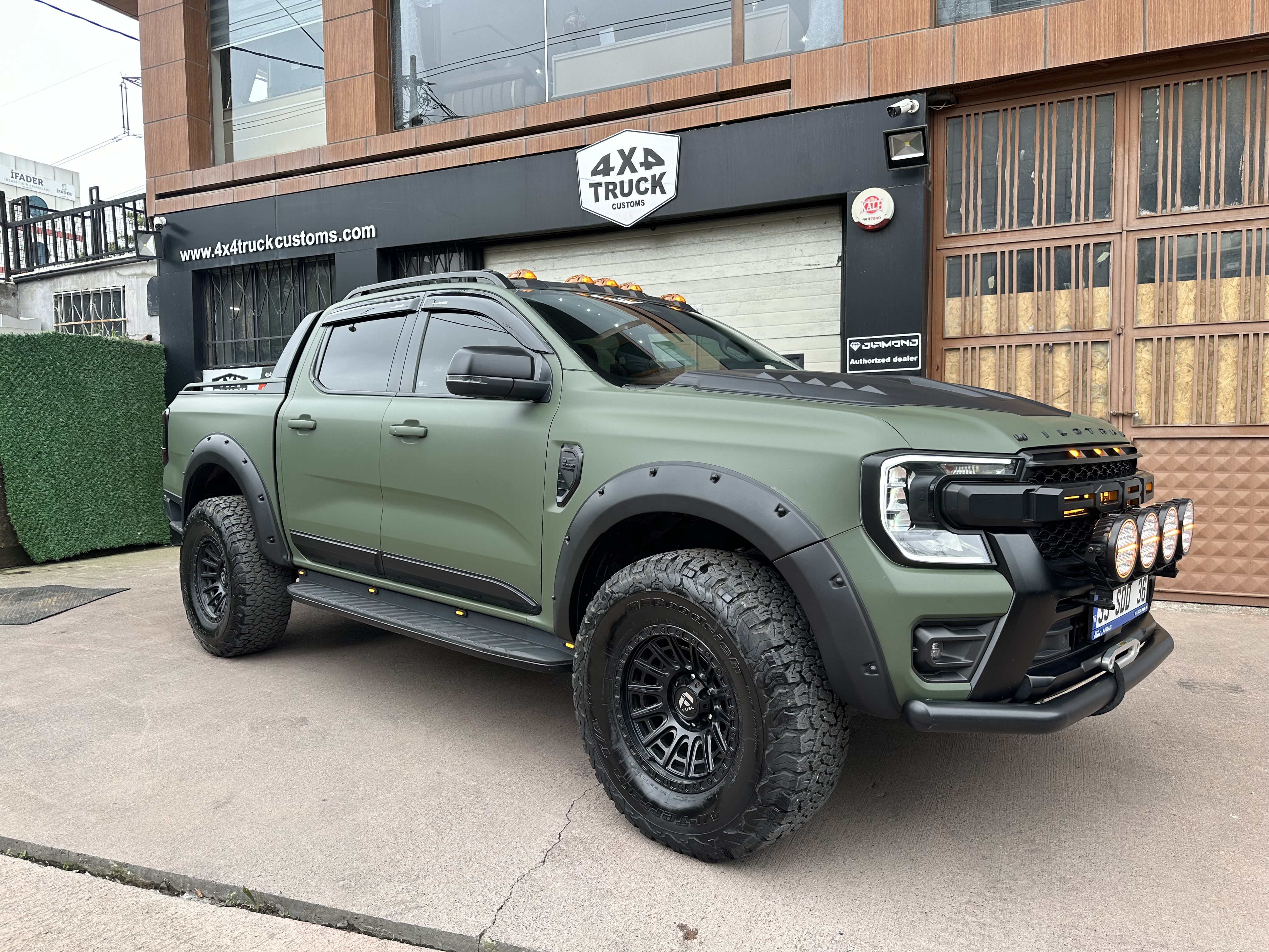 CAM RÜZGARLIGI DÖRT PARÇA ( AIRPLEX ) AMAROK