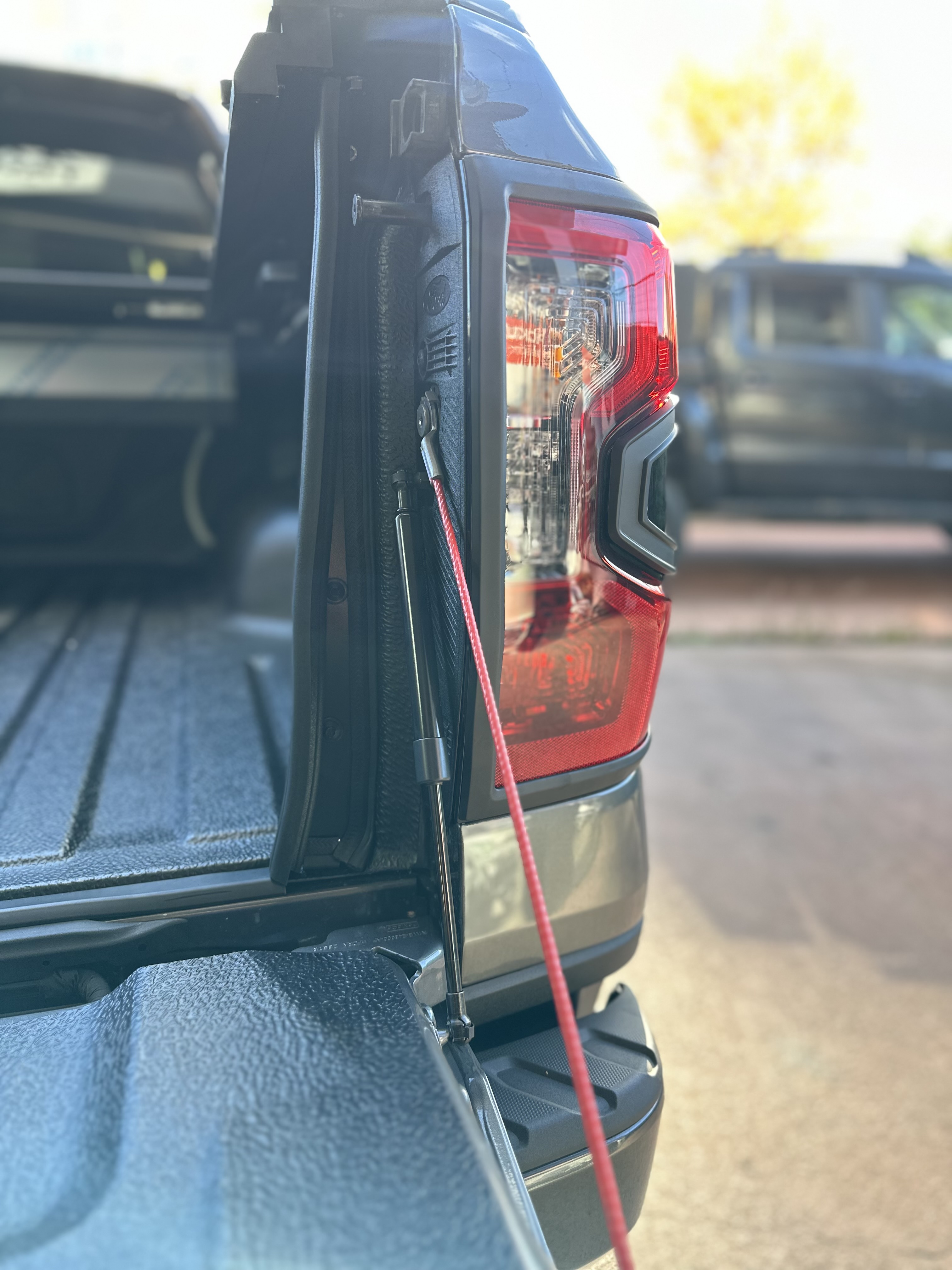 Bagaj Kapağı Amortisörü