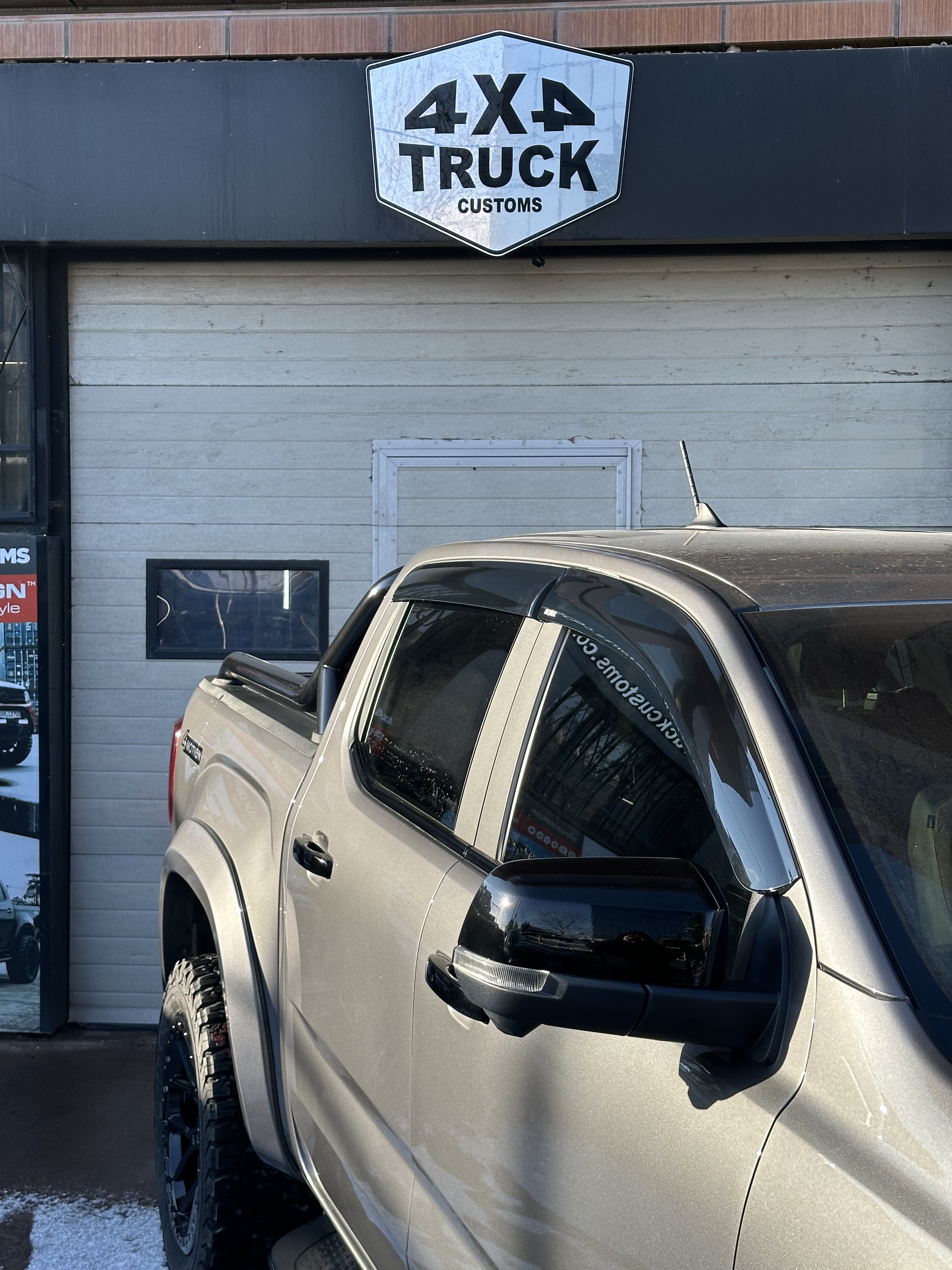 CAM RÜZGARLIGI DÖRT PARÇA ( AIRPLEX ) AMAROK